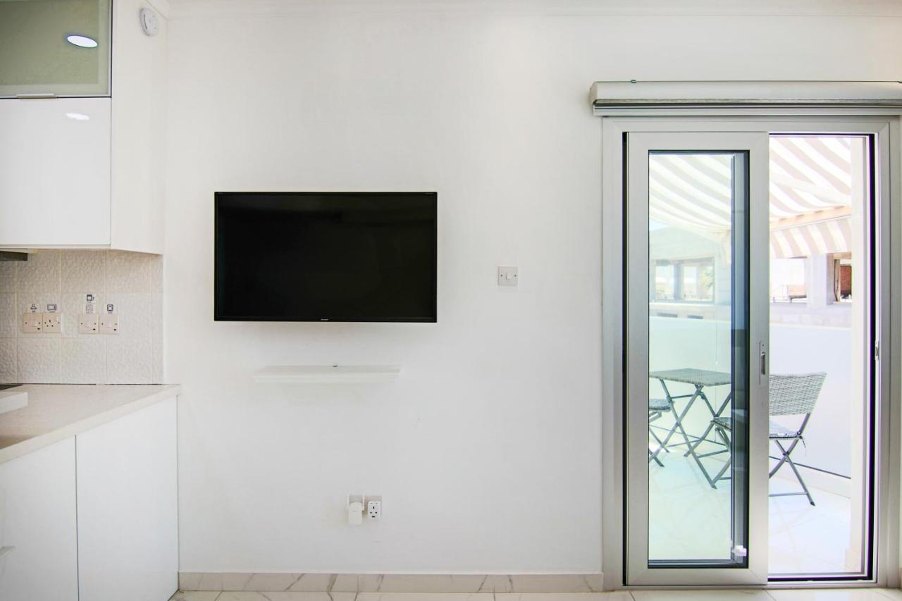 Phaedrus Living: Seaside Luxury Flat Lighthouse 66 Apartment Пафос Екстериор снимка